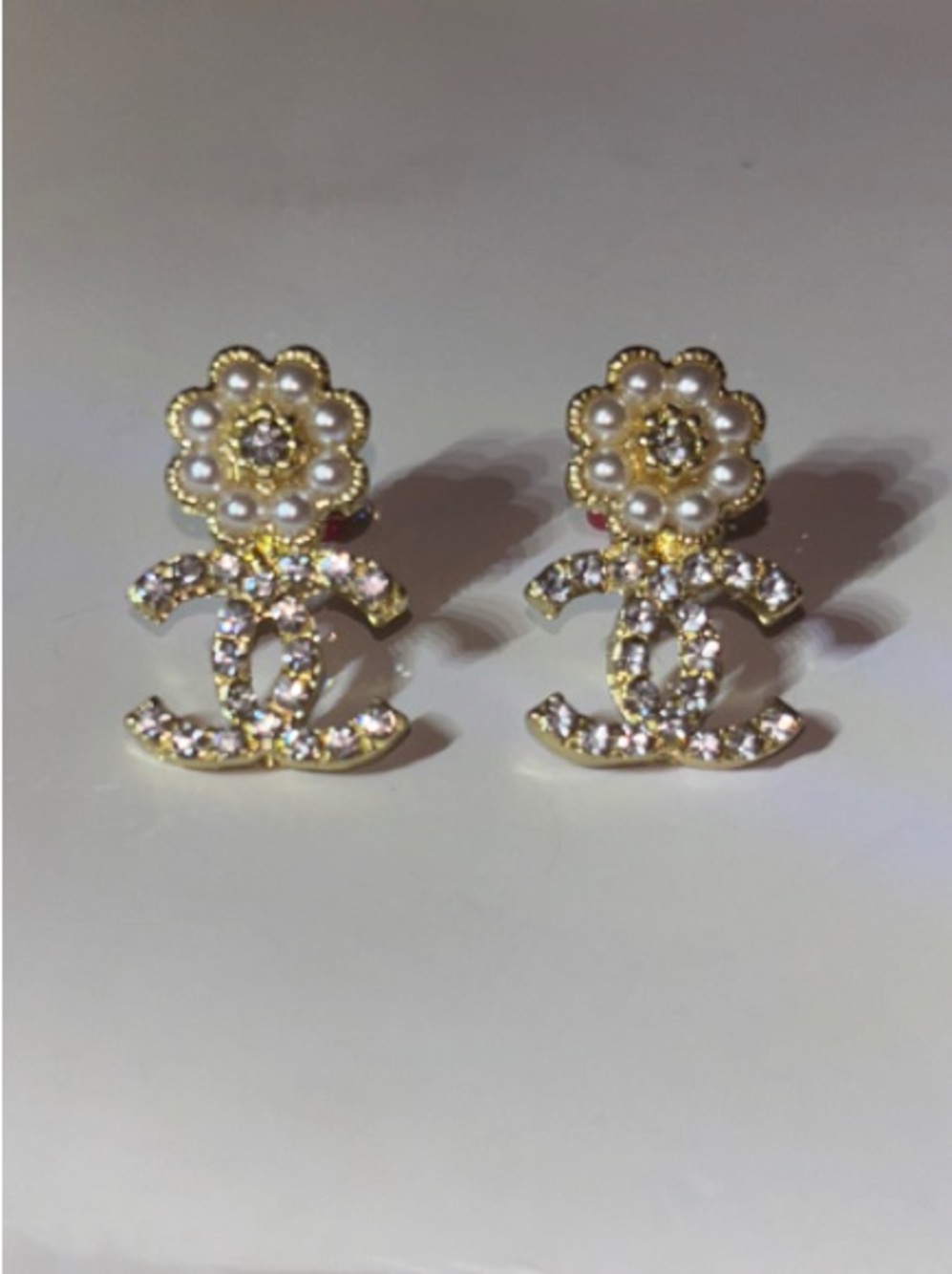 Fashion Jewelry Gold Pearl & Crystal Flower Logo Stud Earrings